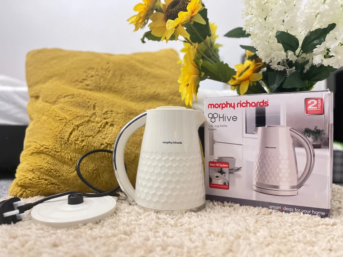 Cream kettle 2025 morphy richards