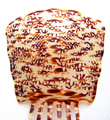 Large vintage faux tortoirse hair comb -  NO US IMPORT FEES - Foto 1 di 11