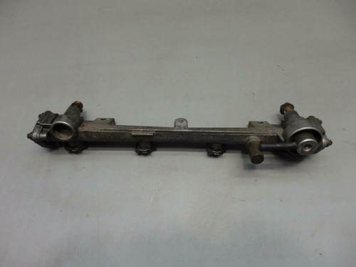 Mercedes CLK 200 W208 Einsprizleiste Düsenstock Einspritzanlage R1110781045