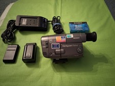 Sony Handycam Vision CCD-TRV22 Video 8 8mm Camcorder 26X Digital Zoom.