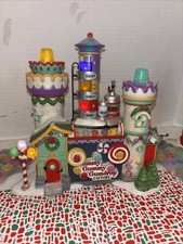 Department 56 North Pole Village Deliciosa gota de goma iluminada de fábrica edificio N/caja