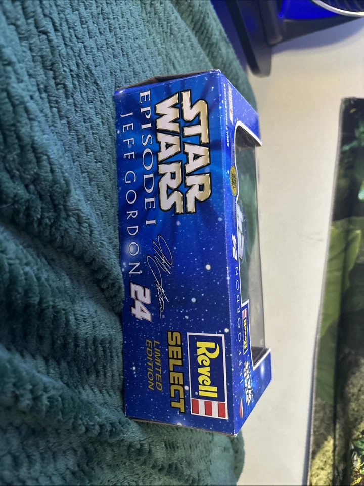 Star Wars Episode 1 Jeff Gordon 1.24 Scale Diecast Car(Revell Select) New - Image 3 of 4