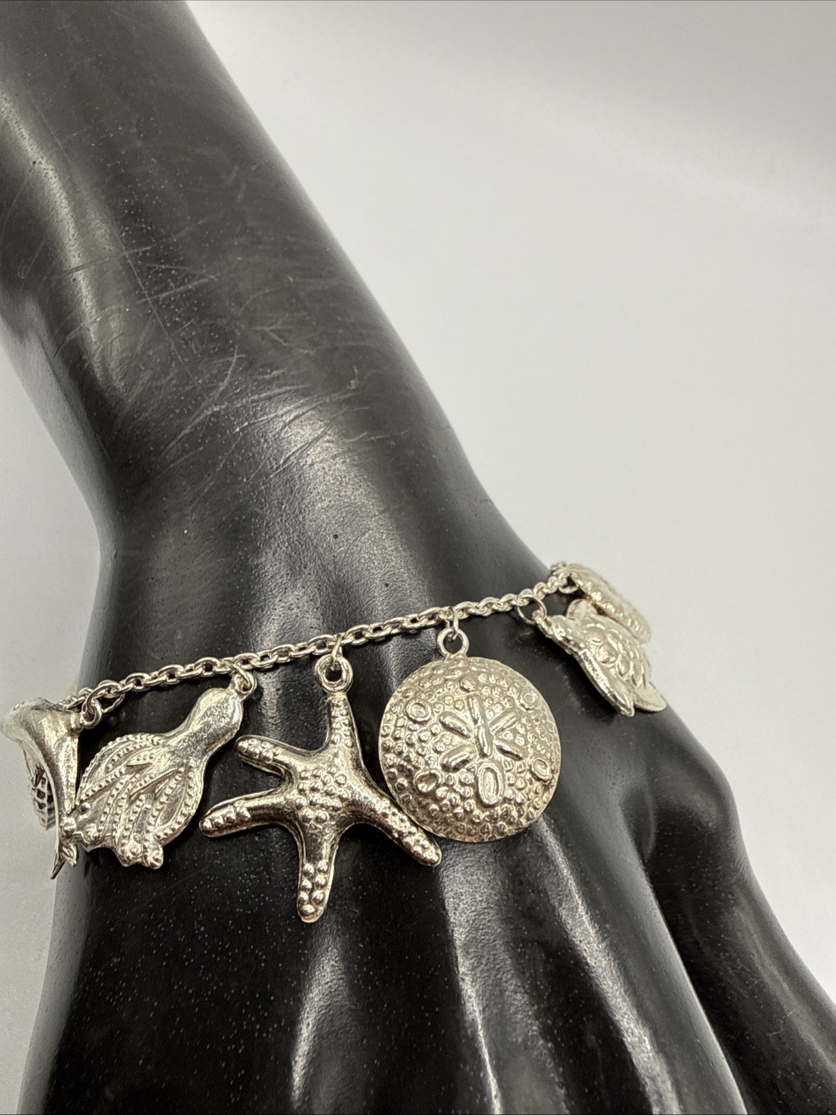 Vtg 925 Sterling Silver Shells, Turtles Etc Charm Bracelet. 26 Grams. 7.5” Long.