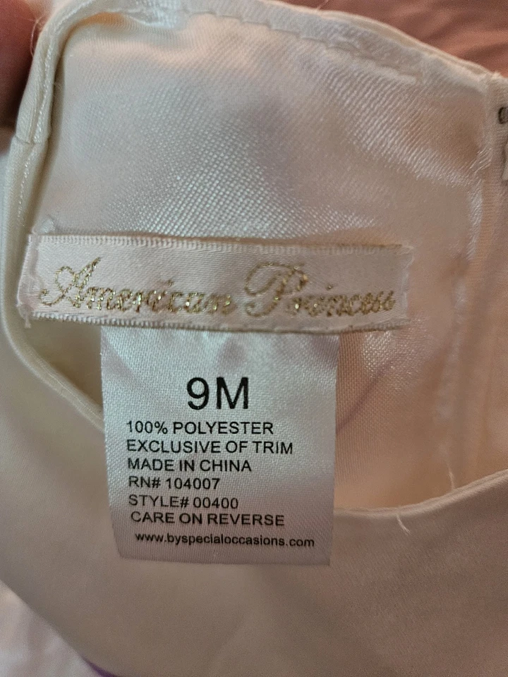 Vestido Princesa Americana Satén/Encaje Crema Con Rosas Violetas Sin Mangas 9M Defecto Foto 3 de 4