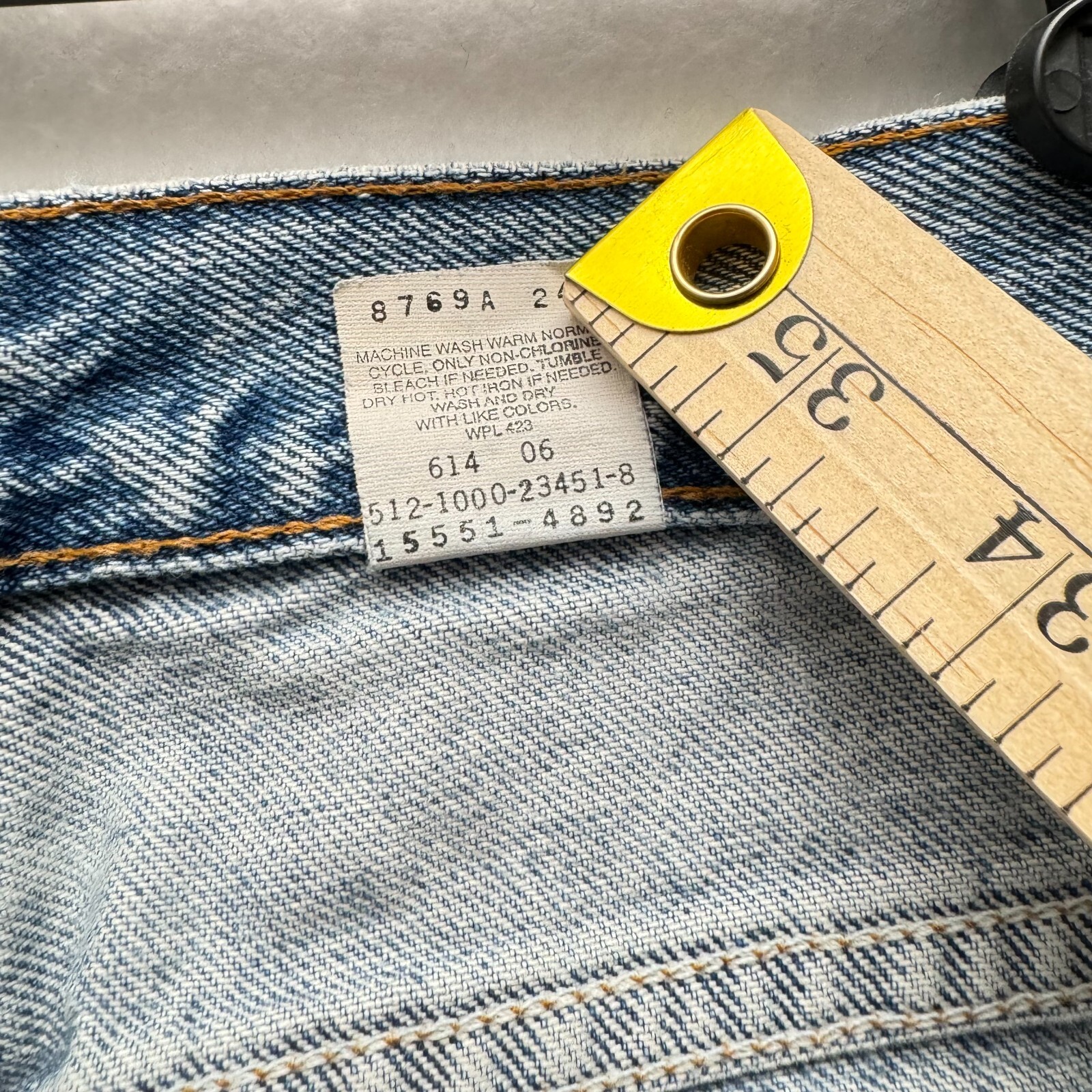 VTG Levi's 550 Womens 14 M Relaxed Blue Tapered Light Blue Wash 90s 00s Made USA