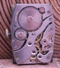 JENCO SWISS MEN'S TANK WRIST WATCH MOVEMENT 15j, 20X26.7mm CASE RUNS (FA)