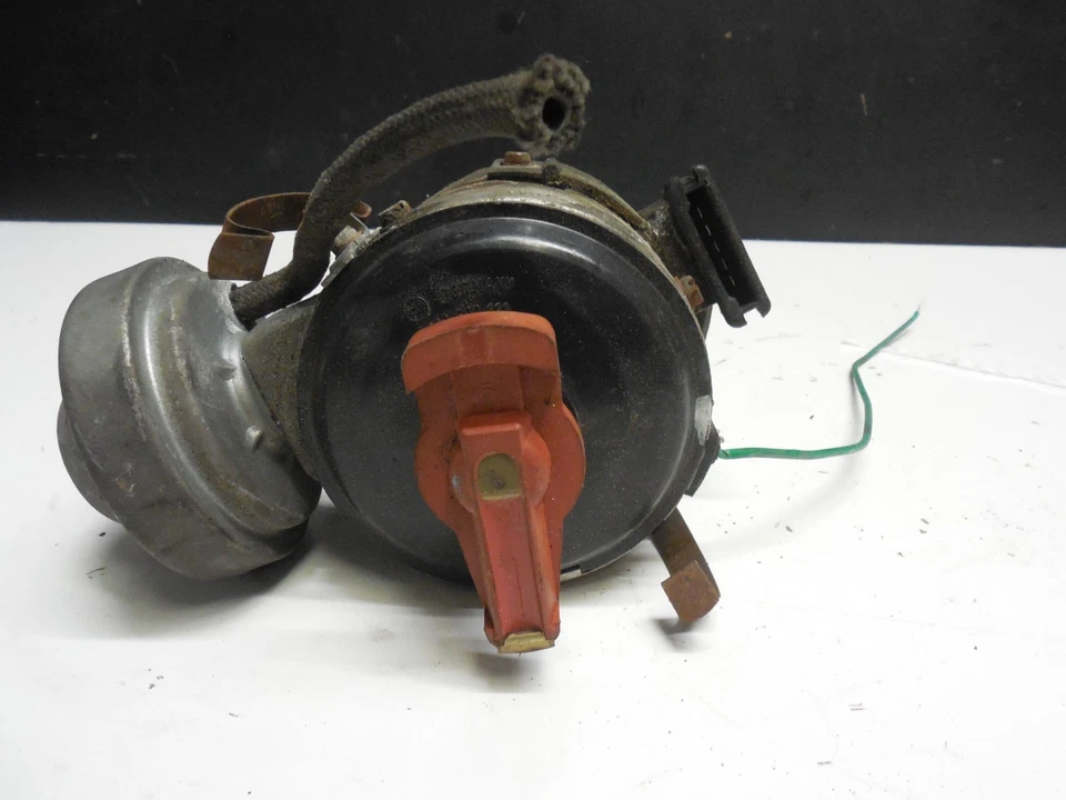 Bosch Ignition Distributor 0231401004 81-89 Mercedes Benz R107 380SL 560SL - Image 3 of 4