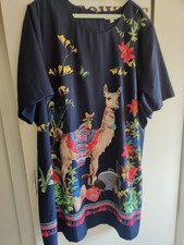 beautiful yumi Dress Size 26 llama print 