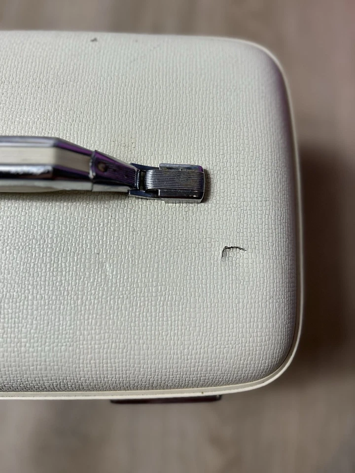 复古 American Tourister Tiara 白色纹理火车箱行李箱无钥匙原样 — 第 4/4 张图片