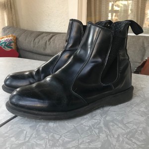 flora smooth chelsea boots