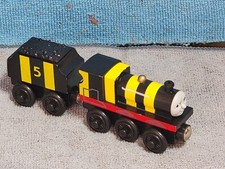 Thomas Wooden Railway Train Learning Curve 2009 Busy as a Bee James Engine NICE 