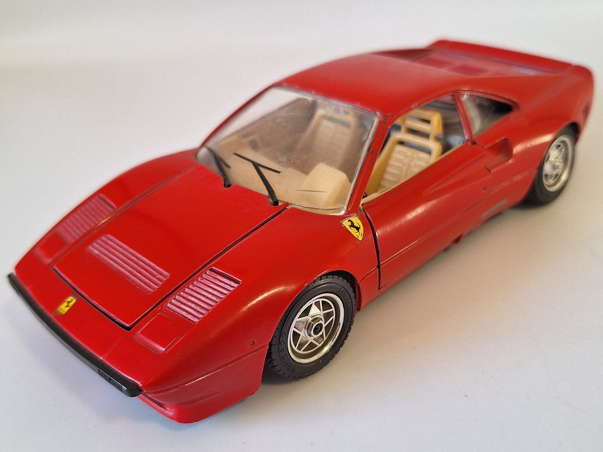 ブラーゴ　burago Ferrari GTO ミニカー 赤 Burago 1984 Red Ferrari GTO 1/18 Diecast Model 3027 NIB | eBay