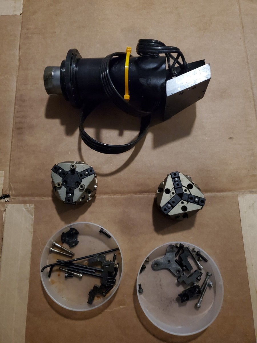 Fanuc LR Mate Robot Arm Attachment With Schunk Pneumatic