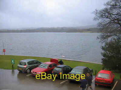 Foto 6x4 Parkplatz der Jugendherberge Ambleside Ein nasser Abend am See, v c2006