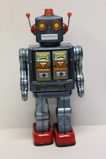 Vintage Space Tin Toy Robot Mint Cond.Battery Operated Made in Japan Works Great