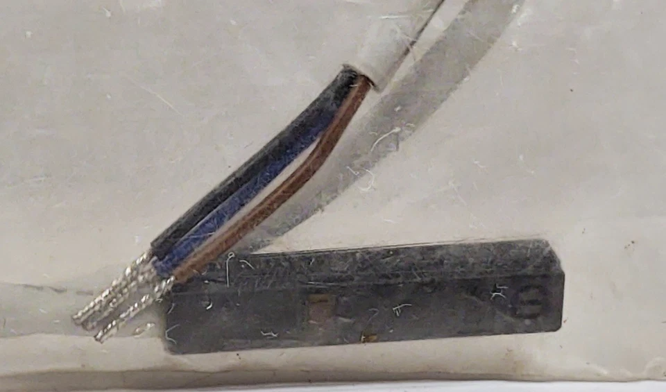 SMC D-Y7P Solid State PNP Proximity Sensor - Image 3 of 3