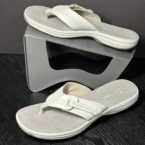 Clarks Cloudsteppers - Size 8 - CushionSoft Flip Flop Sandals - White