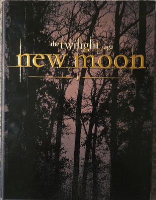 The Twilight Saga: New Moon Collector's Gift Set DVD With Collectible Necklace