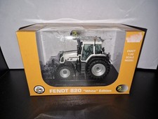 Modelltraktor von Universal Hobbies. Maßstab 1:32, Fendt Vario 820 White Edition