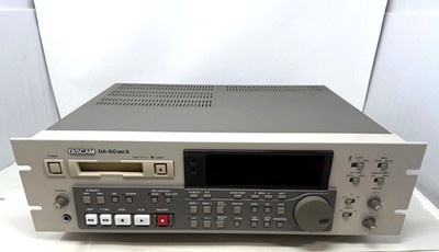 Tascam DA-60 MKII Professional DAT Recorder ~ Powers On ~ For Parts / Repair