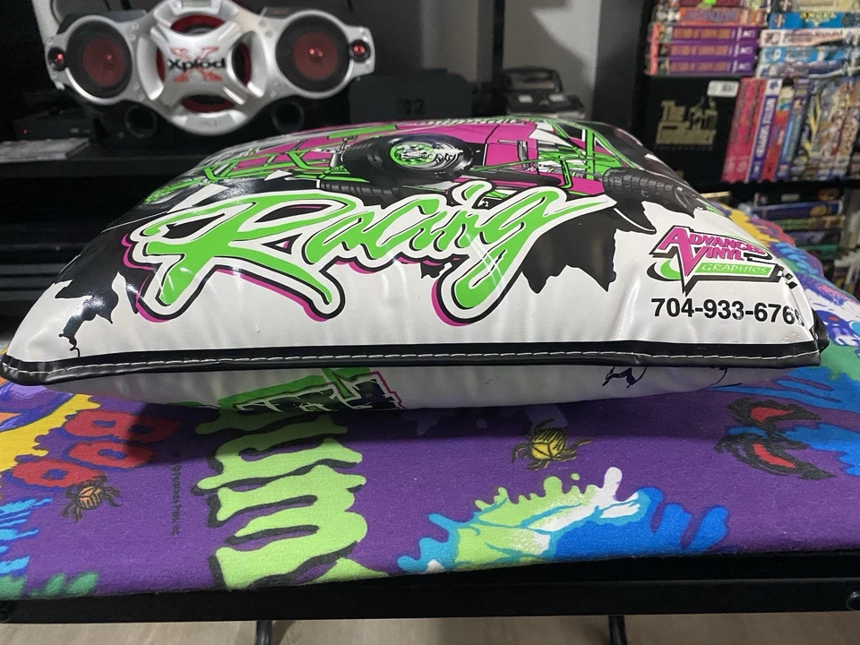 Cojín de asiento de carreras de autos Sprint asiento de estadio de vinilo para hombre cueva “deslizante y volteador” Foto 2 de 4