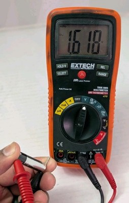 EXTECH 470  Digital Multimeter / Thermometer 