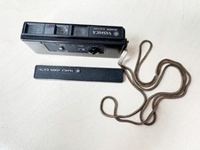 Yashica Atoron Electro Kamera mit Close-Up Lens Set und Blitz