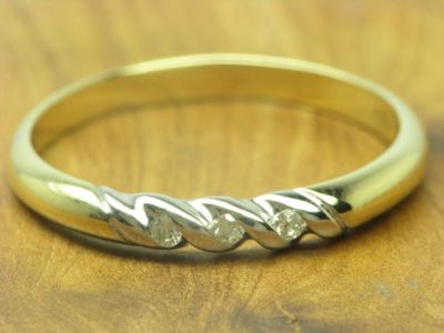14kt 585 yellow gold ring with brilliant trim/diamond/2.4g/RG 59