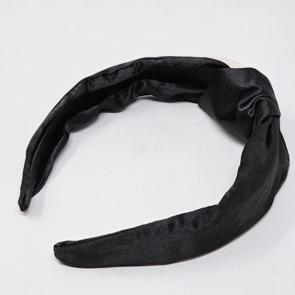 Diadema ROSA Victoria's Secret | Detalle superior anudado de tela satinada negra Foto 3 de 4