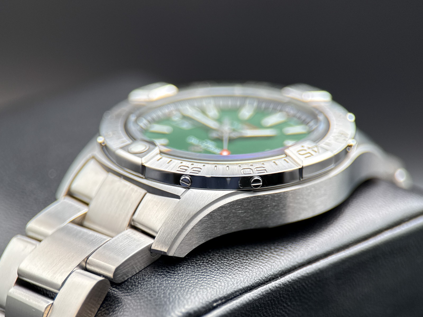 Breitling Avenger Automatic 42 A17328101L1A1 Gree… - image 5