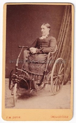 TROWBRIDGE - Frau im BADESTUHL 1875-1880 - 63x104mm CDV - F.W.Dyer - Trow55