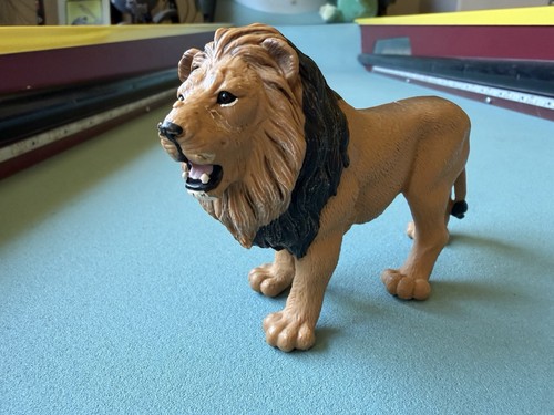 Safari Ltd LARGE MALE LION Figure African Wildlife 2010 Big Cat Figurine Toy