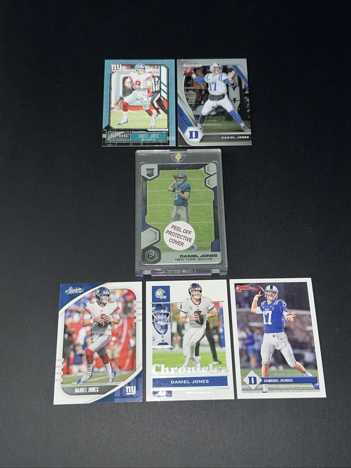 2019-23 Panini Daniel Jones Lot of Base/RC/Insert - Giants/Duke - Image 3 of 4