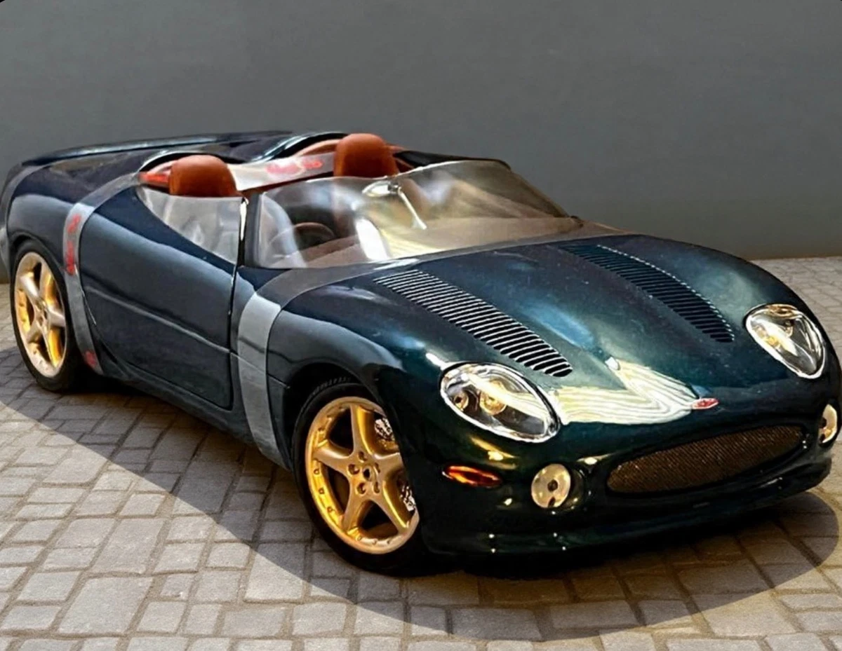 Jaguar XKR S/C Cabriolet Marron Métal – Miniature Maisto 1/18 Collection