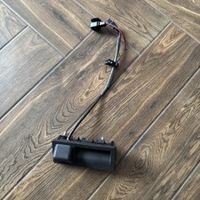 Original Volkswagen Drucktaster Heckklappenschloss mit Kamera 5N0827566AB