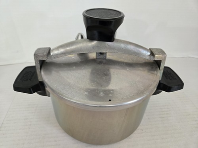 #ad Wear Ever Chicken Bucket 4 Qt 3.8L Low Pressure Cooker Fryer FREE SHIPPING $51.99