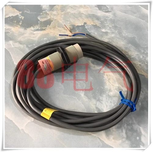 1pcs Used OMRON E2K-X15MY1 capacitor sensor 5m