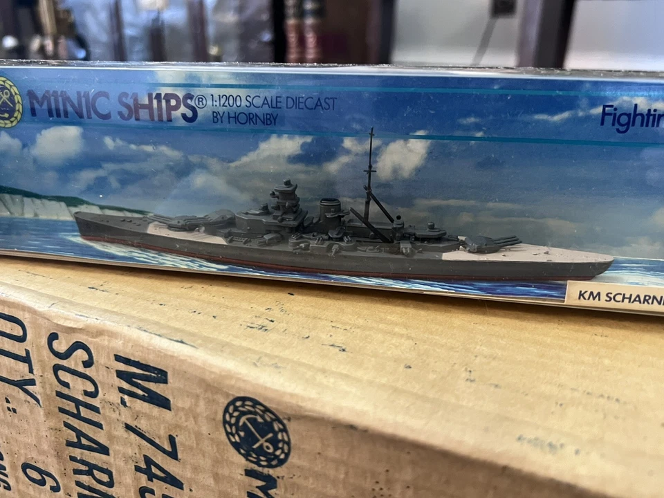 Minic Ships de Hornby M745 KM Scharnhorst escala 1:1200 Diecast barco de combate Foto 4 de 4