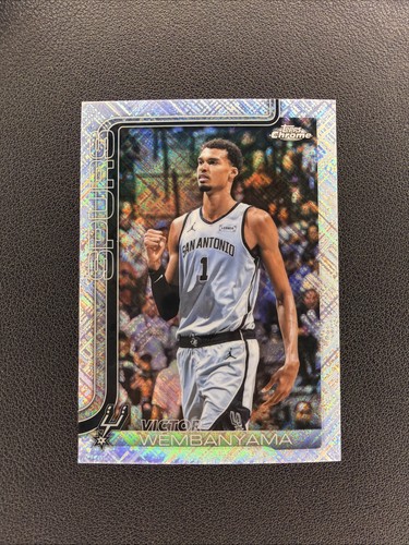2025 Topps Chrome Update VICTOR WEMBANYAMA #22 Skylight Refractor Spurs
