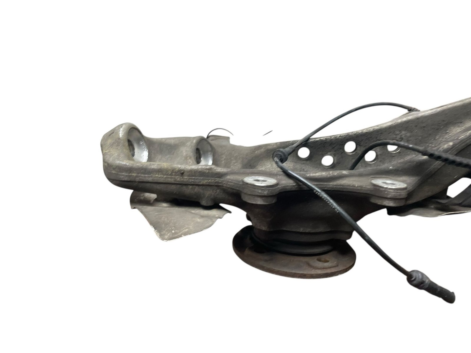2014 2015 2016 2017 BMW I8 1.5L FRONT RIGHT SPINDLE KNUCKLE W/ WHEEL HUB OEM