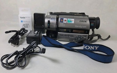 Tested Late Model SONY CCD-TR940 XR Hi-8 HandyCam Camcorder, 2 Battery + Charger