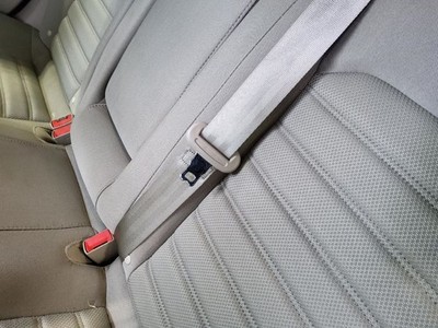 Center Retractor FUSION    2018 Seat Belt Rear 563558