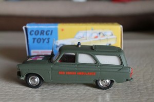 Corgi toys ford zephyr #10