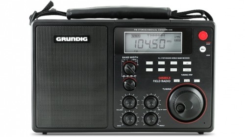 Grundig Eton S450DLX Deluxe Portable AM / FM / Shortwave Field Radio
