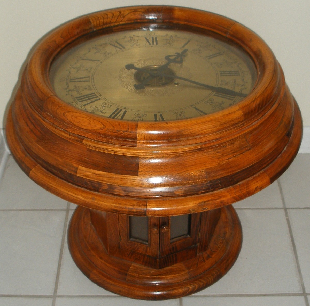 Vintage Antique Seisekowa Coffee End Table Gallery Clock Round Oak Wood Large