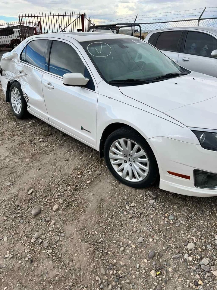 Pinza de freno de disco trasera derecha usada se adapta a: Ford Fusion 2011 trasero derecho grado Foto 1 de 4