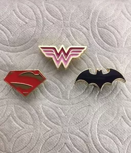 SUPERHELD JIBBITZ SUPERHELD SHOE CHARMS WONDER WOMAN JIBBITZ BATMAN JIBBITZ - Bild 1 von 4