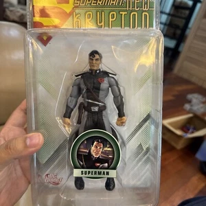 DC Direct Superman: New Krypton 7" REEVES Likeness Gary Frank Action Figure - Picture 1 of 3