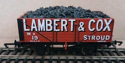 Pre Owned Hornby 00 Gauge 7 Plank Coal Wagon Model Lot BK 089 - Image 1 of 4