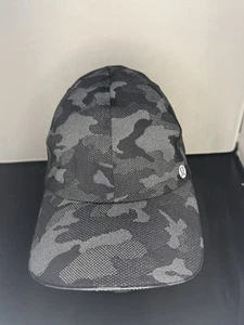 cappello lululemon nero mimetico allenamento palestra corsa cinturino schiena OSFM - Foto 1 di 6